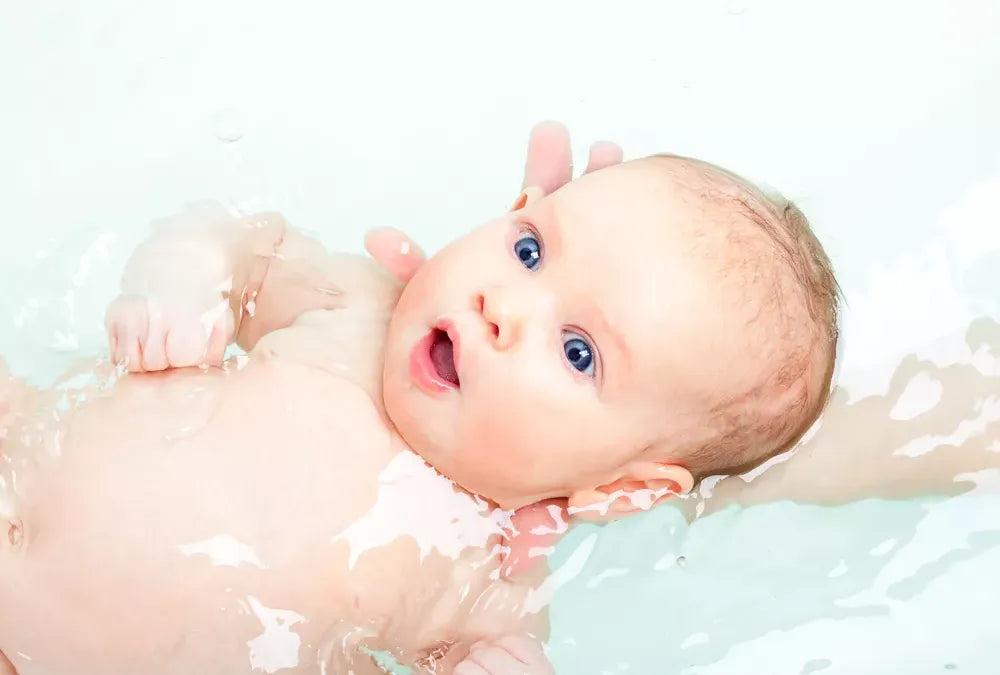 Le bain de bébé : tous les jours ?